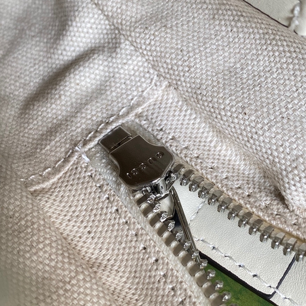 グッチバッグ着用イメージ